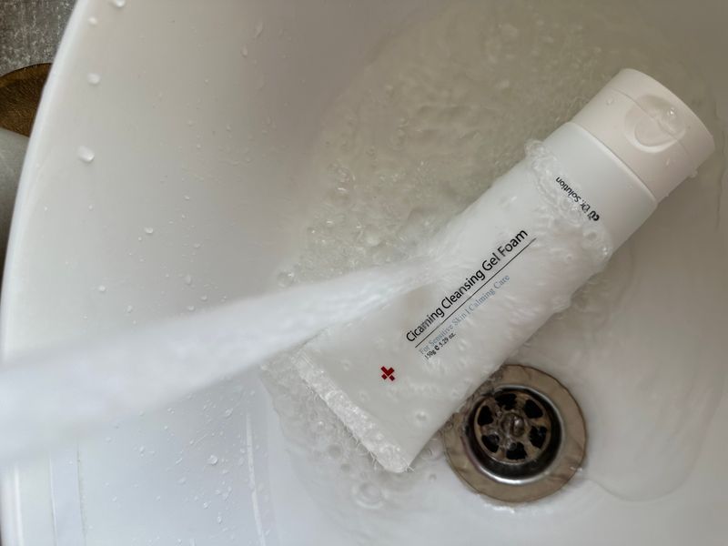 Очищуюча гель-пінка з центеллою CUSKIN Dr.Solution Cicaming Cleansing Gel Foam 150 мл 364570 фото Очищуюча гель-пінка з центеллою CUSKIN Dr.Solution Cicaming Cleansing Gel Foam 150 мл 364570 фото
